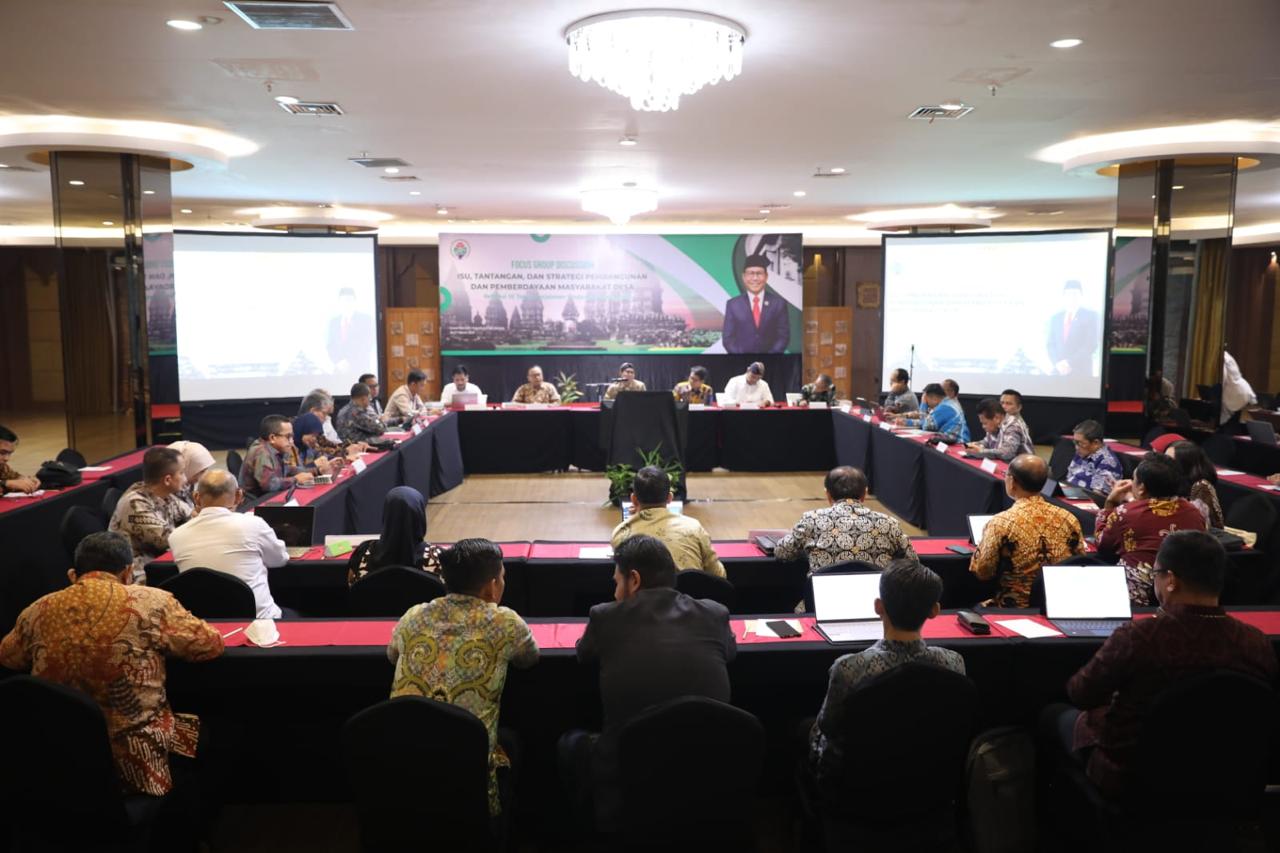 Mendes PDT Gus Halim Dalam Acara Refleksi 10 Tahun UU No 6 2014 Tentang Desa di Ypgyakarta, Selasa (26/3/2024)